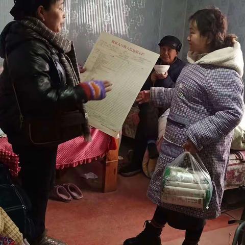 鲁西新区陈集镇朱集社区开展“关爱慰问困难群众，寒冬送温暖”活动