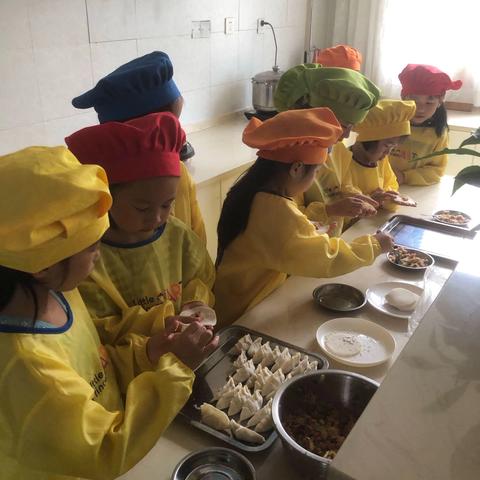 “巧手包饺子🥟”——玉山县保育院大四班包饺子活动