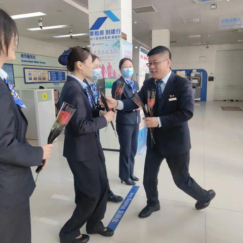 芬芳女人节 天威西路支行欢迎您