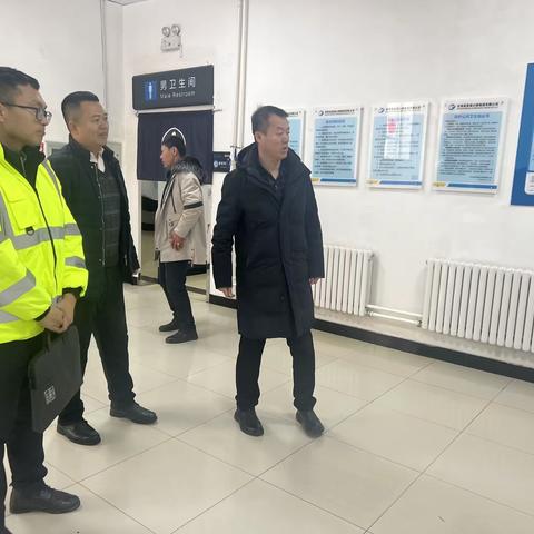 吉高服务区公司党总支副书记、总经理代雷赴服务区督导工作