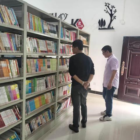 关注课外读物，远离不良书籍——横路中小学开展图书室图书排查工作