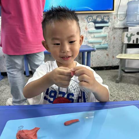 入园第一步，成长一大步——记濮院镇良山幼儿园小一班开学第一天