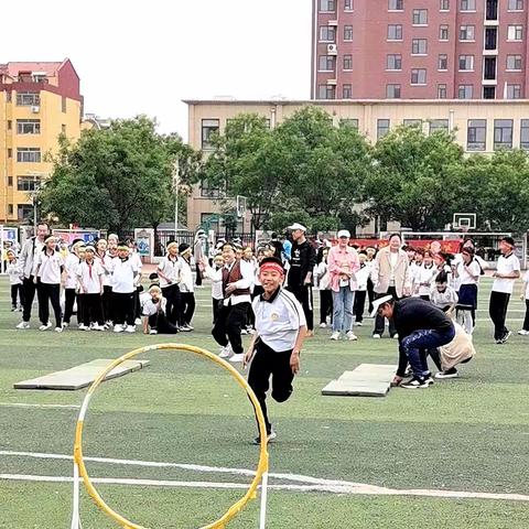 春光燃动，活力全开--周村正阳路小学春季运动会三.（1）班纪实