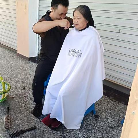 留芳桥慈善爱心基金举办重阳节敬老茶话会