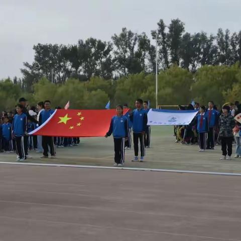 节约粮食 远离浪费———三十六团中学七（3）班升旗仪式