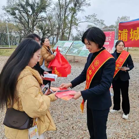 工行浦城支行开展金融下乡宣传活动 普及惠民服务进基层