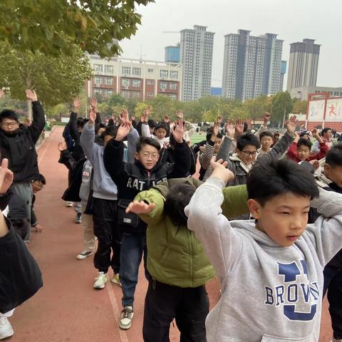 洛阳伊河学校高年级田径社团——李帅龙