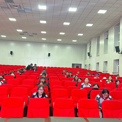 ཟླ་ཆུ་རླབས་ཀྱི་འགྱུར་ཁུགས་མུ་འབྲེལ་བྱ་འགུལ་ལས་ཡུལ་དངོས་ལྷུག་རྩོམ་འགྲན་བསྡུར།