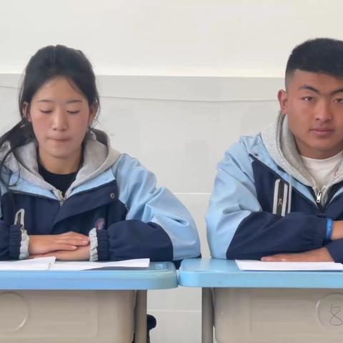 དཔེ་ཆའི་མདངས་ཀྱིས་སློབ་གླིང་ཀུན་ཏུ་བརྒྱན། དཔེ་ཀློག་ལྷན་དུ་ང་ཚོ་གཉོམ་ལག་རྒྱས།