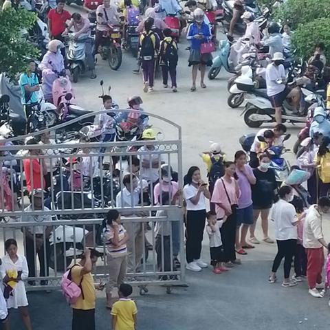 海口市丰南中学校园环境旧貌换新颜（二）