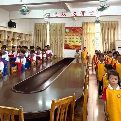 牢记党的教导 争做强国少年——游溪镇柳坑心小学举行2025年少先队新队员入队仪式