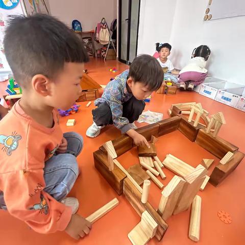 鱼邱湖街道中心幼儿园南湖华宅分园-中二班建构区观察记录