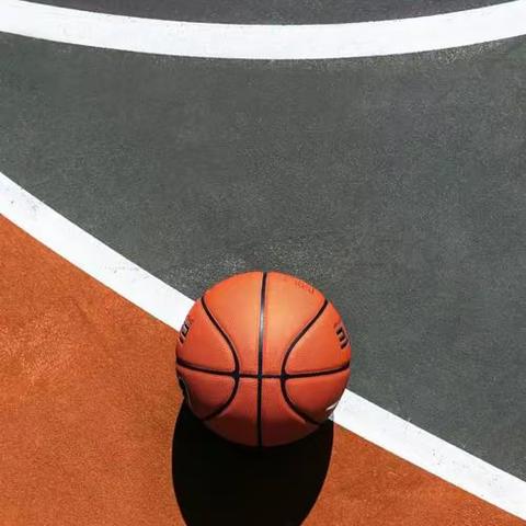 篮球比赛展风采，运动场上燃热爱---麓山外国语实验中学C2111篮球比赛