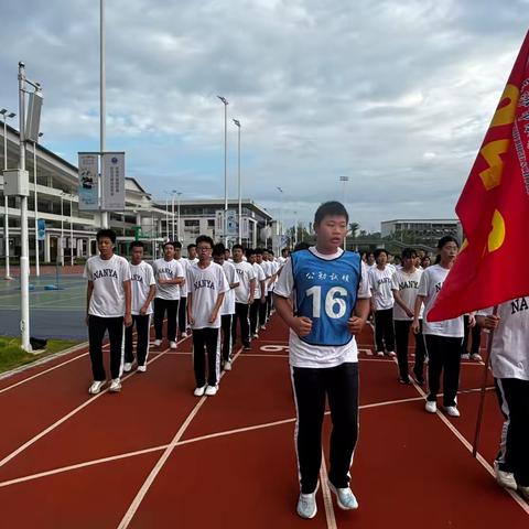 南梅K2416班军训纪实——关爱相随 真心陪伴