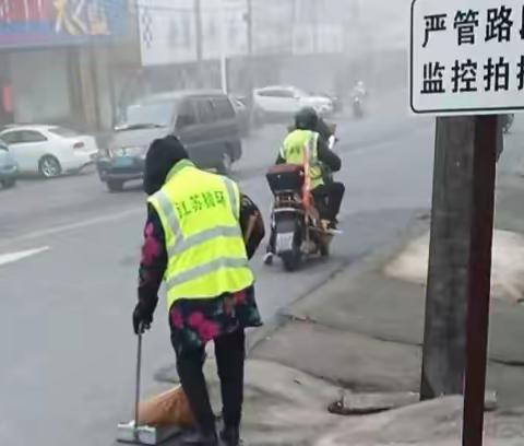 冬季环卫不停歇     坚守岗位担使命