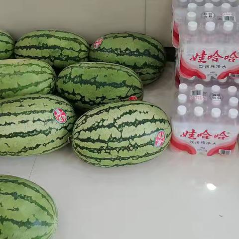 阳光社区“夏日送清凉”特别行动 致敬高温下的坚守者！