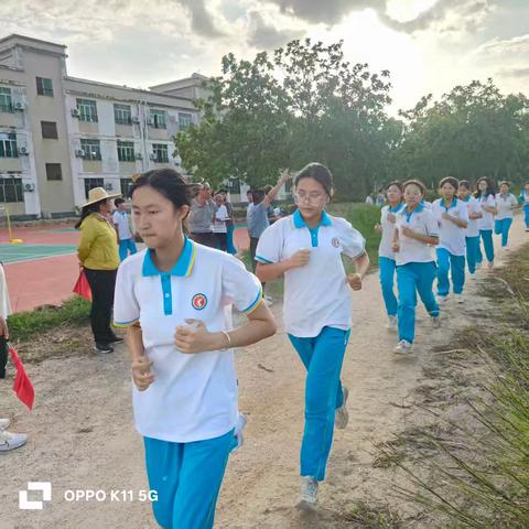 以活动为土壤 种德育之花朵 ——记集团化合作办学下的莺歌海中学