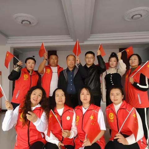 五原县聚仁志愿者服务队携手中山社区，隆盛大队党支部共贺祖国繁荣昌盛国庆佳节举国欢腾