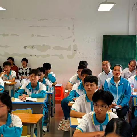 《公有制为主体，多种所有制经济共同发展》公开课教学成果总结