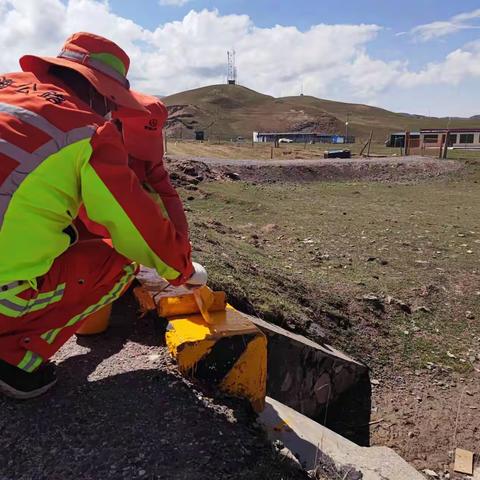 刷新沿线设施，美化通行环境