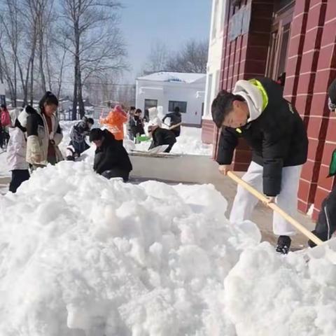 瑞雪丰年，快乐校园