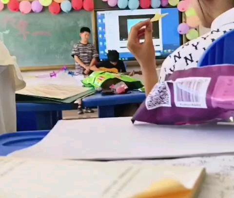 六年一毕业联欢会5