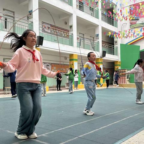 达标争优 强健体魄——榆次区花园路小学秋季达标运动会