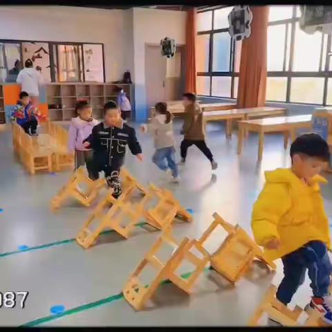 🌈让时光✨✨吹进幼儿园的日常——金典小海豚幼儿园中三班十二月精彩回顾