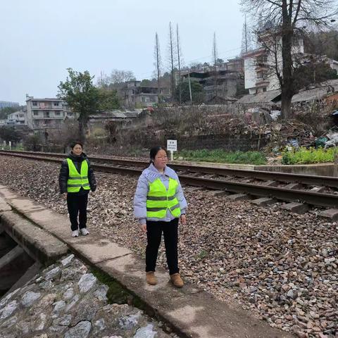 两会期间加强铁路护路宣传活动