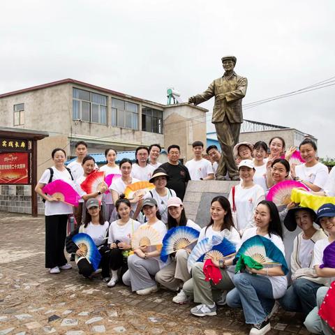 2024年7月26日国家艺术基金，花鼓灯舞蹈传承与编创人才培训老师和学生赴怀远采风活动。摄影：夏大利。