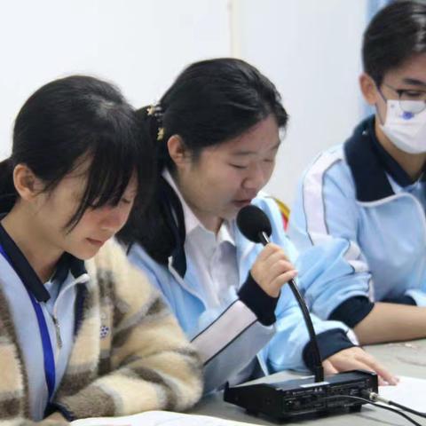 “情暖冬至 传承文化”——海口市第二中学2024-2025学年度第十七周主题校会