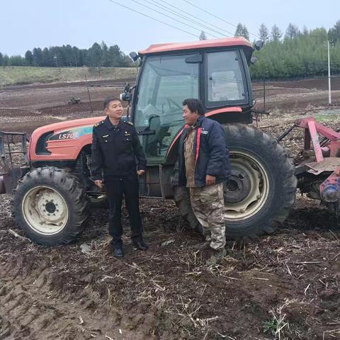 清原执法在田间：安全‘摸得着’，服务‘看得见