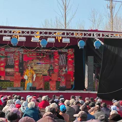 菏泽市鲁西新区陈集镇朱庄社区开展“丰富文化生活，送戏下乡”活动