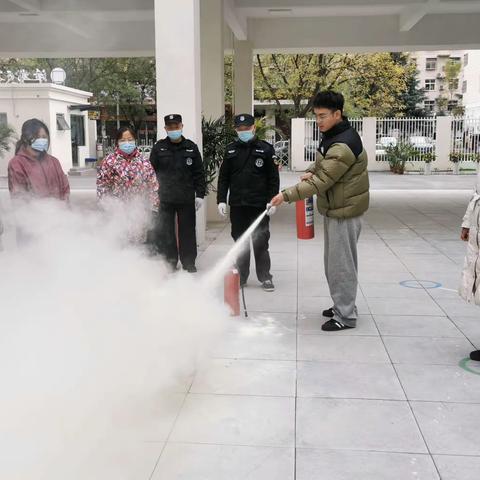 生命至上，防患未“燃”                   ——洛龙区第一实验小学宜人路分校全体教职工消防安全培训