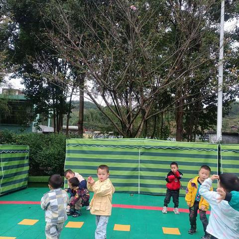 秋天的足迹——思南县三道水幼儿园中二班