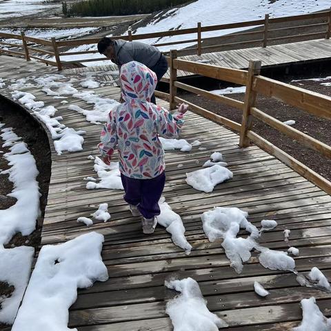 美丽的可可托海迎来第一场雪