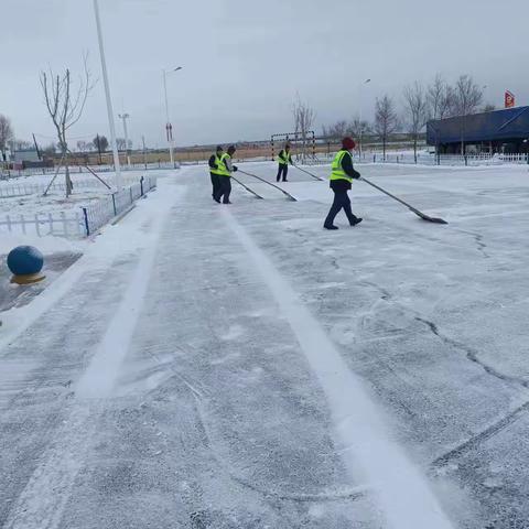 【平安服务区】除雪保障 出行无忧