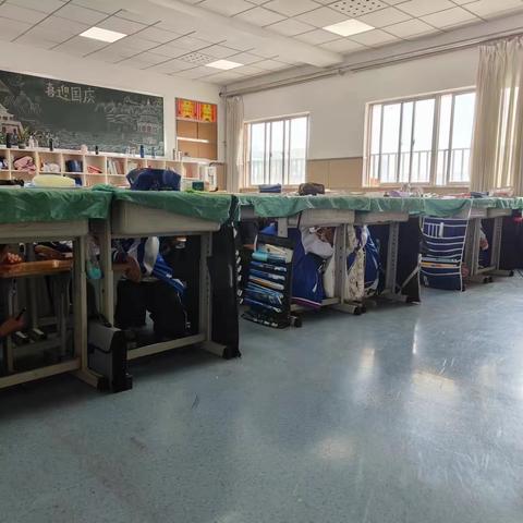 2023初级实验中学地震演练