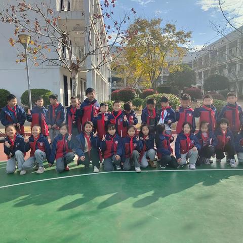 快乐相伴，见证成长——乐源学校景行中队