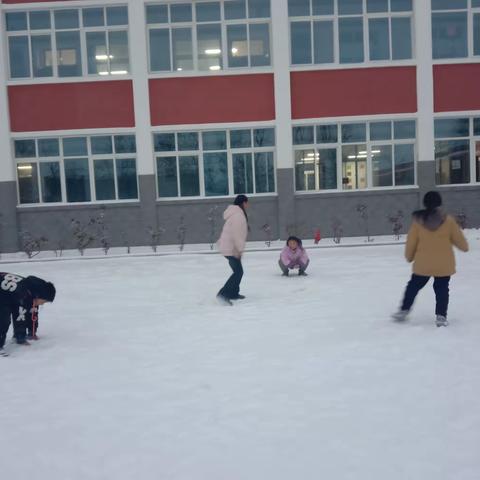 2023学校雪景