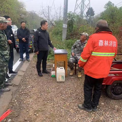 涉县应急管理局分组督导检查“寒衣节”期间森林草原防灭火工作