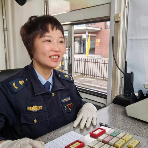 鞍馨守护·劳动最美｜致敬五一坚守岗位的高速收费站劳动者