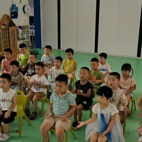 石头铺中心幼儿园  中一班开学第一周