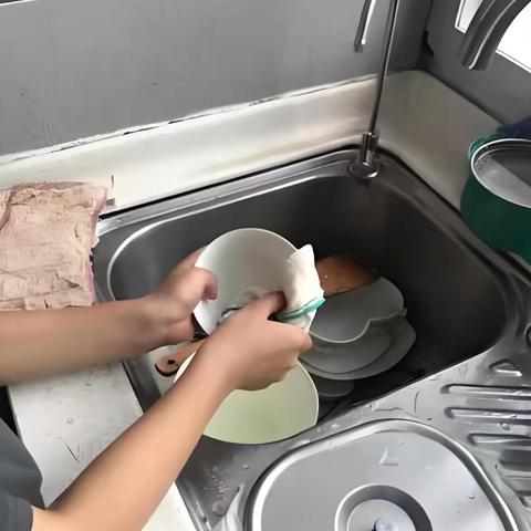 【附中学子这样过五一】以劳育美德  以动促发展——忻州师范学院附属中学22班陈绘如2025年五一假期实践活动小记