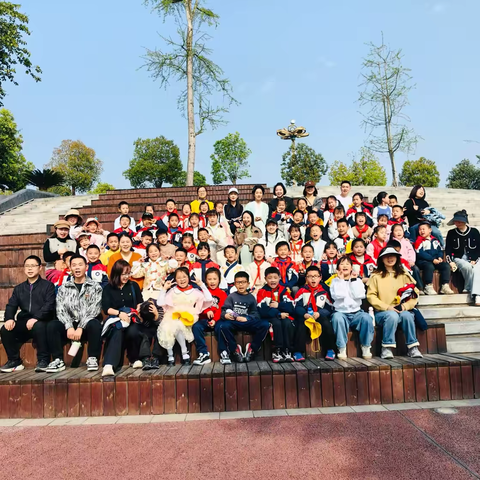 苏洵小学2023级春季美育实践活动——东风共拾趣，苏童读三苏