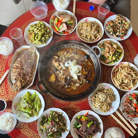 蛇年快乐！