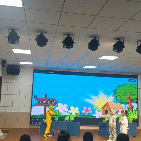 云龙小学举行“颊河叮咚杯・书香冬韵”阅读展示活动暨教师经验汇报会
