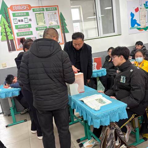 落实“双减”政策  ‍严控教辅材料选用情况 ‍坚持“一科一辅” ‍                       ——新民市兴隆堡学校