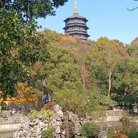 漫步西子湖畔，感受天堂胜景