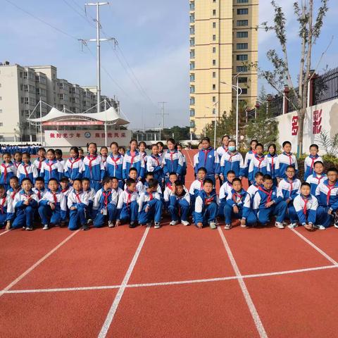 德顺小学五年级六班“爱自己，爱他人”主题班会纪实